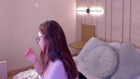 Snapshot of zoe_mhendez chatting on February 2026 11:38:02 AM zoe_mhendez online show from February 2026 11:38:02 AM