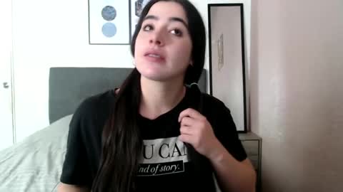 Zoe online show from March 2025 05:49:01 PM