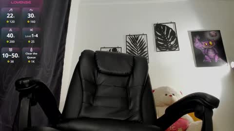 zoe_millerx online show from December 2025 01:28:01 PM