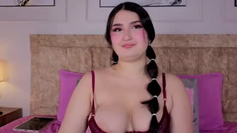 zoe_moon__ online show from June 2026 01:37:02 PM