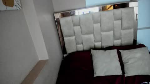 zoe_moreau online show from November 2025 07:58:01 PM