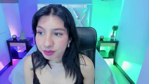 zoe_moreau online show from March 2026 07:30:01 PM