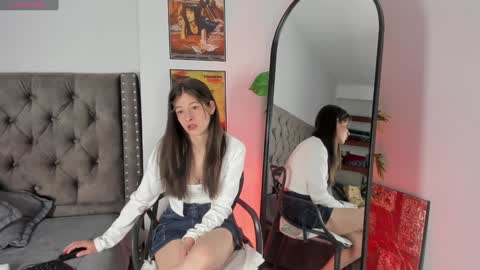 Zoe Olsen online show from February 2025 01:20:01 PM