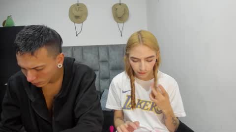 She Zoe He Painn online show from November 2025 11:47:01 PM