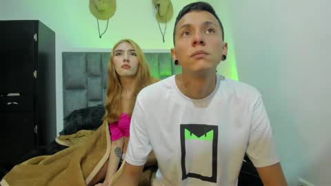 She Zoe He Painn online show from December 2025 09:53:01 PM