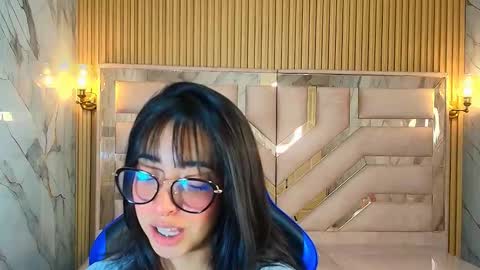 Zoe  online show from November 2025 03:17:01 AM