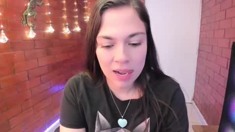 Zoe  online show from October 2025 01:52:01 PM