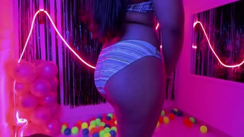 Snapshot of zoe_roux210949 chatting on January 2025 03:06:02 AM Zoe online show from January 2025 03:06:02 AM