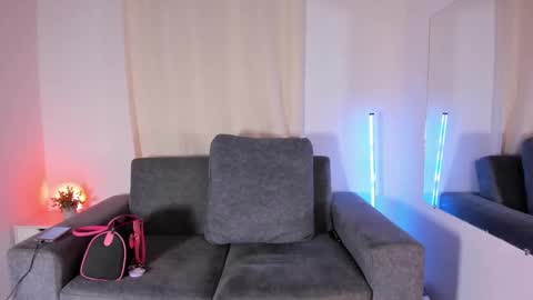 Snapshot of zoe_roux210949 chatting on March 2025 01:10:02 AM Zoe online show from March 2025 01:10:02 AM