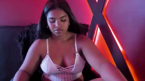 Snapshot of zoe_roux210949 chatting on September 2025 05:38:01 PM Zoe online show from September 2025 05:38:01 PM