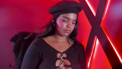 Snapshot of zoe_roux210949 chatting on October 2025 10:52:01 PM Zoe online show from October 2025 10:52:01 PM