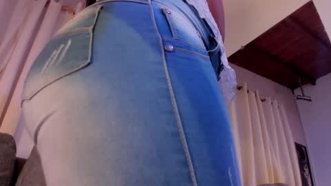 Snapshot of zoe_roux210949 chatting on October 2025 06:32:02 AM Zoe online show from October 2025 06:32:02 AM