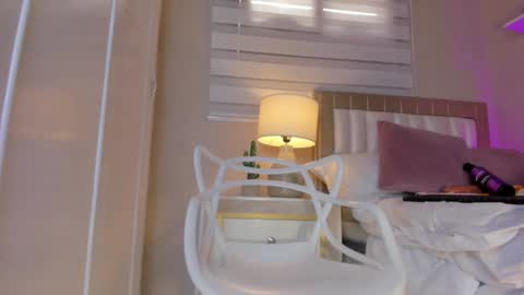Snapshot of zoe_sky_ chatting on January 2025 05:43:02 PM Hi guys i am Zoe online show from January 2025 05:43:02 PM