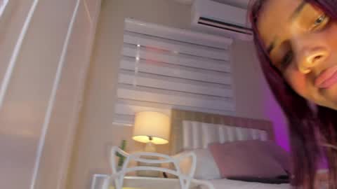 Snapshot of zoe_sky_ chatting on February 2025 05:53:02 PM Hi guys i am Zoe online show from February 2025 05:53:02 PM