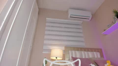 Snapshot of zoe_sky_ chatting on February 2025 02:44:02 PM Hi guys i am Zoe online show from February 2025 02:44:02 PM