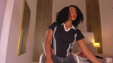 Hi guys i am Zoe  online show from March 2026 11:25:01 AM