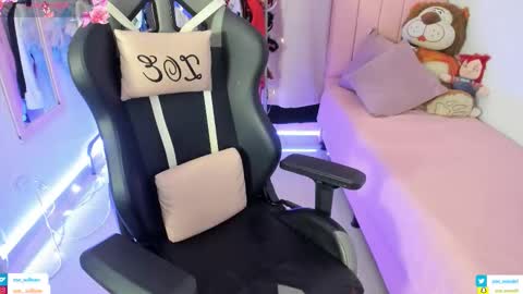 zoe_sullivan_ online show from February 2026 09:15:01 AM