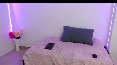 Carolina online show from February 2025 11:40:02 AM