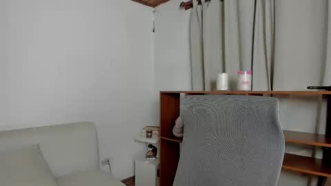 Snapshot of zoe_wattson chatting on February 2026 11:24:02 PM Zoe online show from February 2026 11:24:02 PM