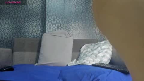 Zoe online show from December 2025 12:43:02 PM