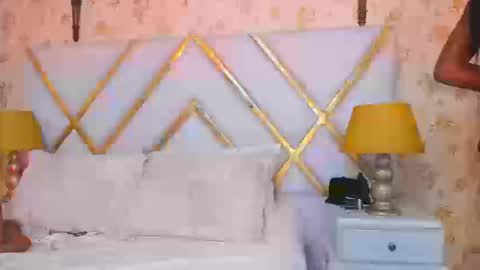 Zoecarrter online show from September 2025 07:35:01 PM