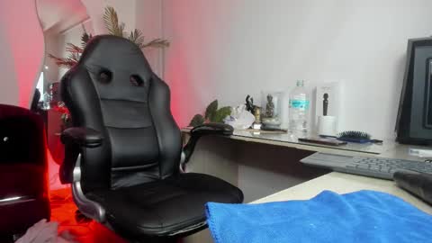 Snapshot of zoeconti chatting on February 2026 08:09:01 AM Zoe online show from February 2026 08:09:01 AM