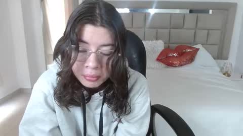 ZOE online show from November 2025 03:29:02 PM