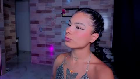 Snapshot of zoee_dolcee chatting on April 2026 09:59:02 PM Catt online show from April 2026 09:59:02 PM