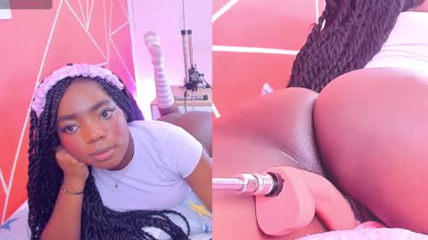 Snapshot of zoeethompson_cm chatting on March 2025 05:22:02 PM online show from March 2025 05:22:02 PM