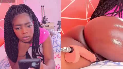 Snapshot of zoeethompson_cm chatting on March 2025 11:20:01 AM online show from March 2025 11:20:01 AM