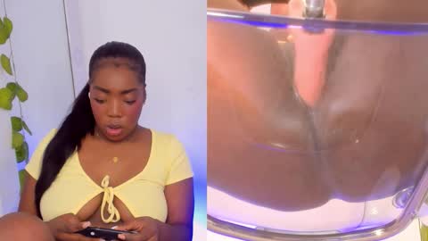 Snapshot of zoeethompson_cm chatting on September 2025 11:24:02 AM online show from September 2025 11:24:02 AM