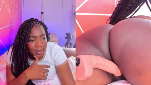 Snapshot of zoeethompson_cm chatting on November 2025 11:09:02 AM online show from November 2025 11:09:02 AM