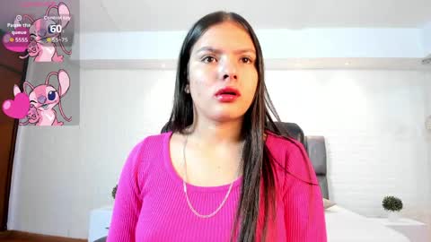 Snapshot of zoelinss_ chatting on June 2026 11:25:02 AM Zoelinss online show from June 2026 11:25:02 AM