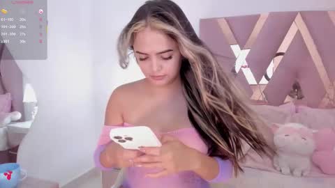 Antonella Kim online show from October 2025 02:48:02 PM