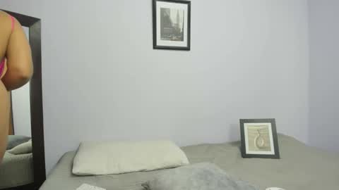 Snapshot of zoesamara chatting on November 2025 01:37:01 AM Isabella online show from November 2025 01:37:01 AM