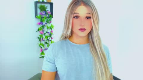 zoeschmmit online show from June 2026 09:58:01 PM