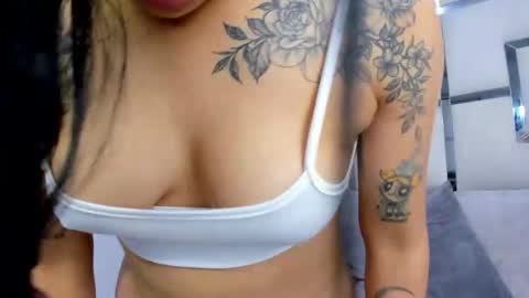 ZoeSwam online show from October 2025 01:32:01 PM