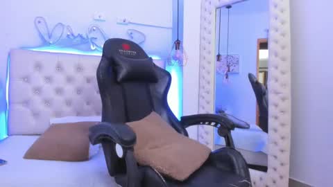 zoeth_ruiz online show from January 2025 03:22:02 PM