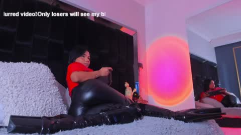 zoevidal_ online show from February 2025 09:08:02 PM