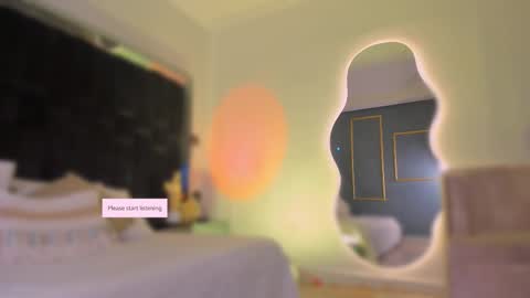 zoevidal_ online show from September 2025 11:59:01 AM