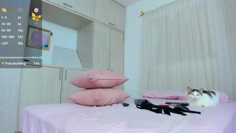 zoey  Independent model online show from October 2025 02:15:01 AM