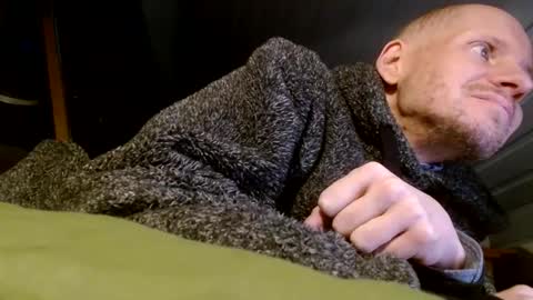 Snapshot of zolexthomas chatting on December 2024 04:05:01 PM zolexthomas online show from December 2024 04:05:01 PM