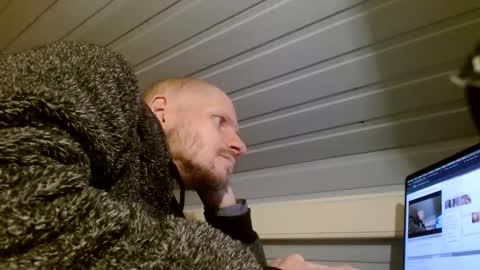 Snapshot of zolexthomas chatting on December 2024 05:22:01 PM zolexthomas online show from December 2024 05:22:01 PM