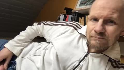 Snapshot of zolexthomas chatting on April 2026 12:39:02 PM zolexthomas online show from April 2026 12:39:02 PM