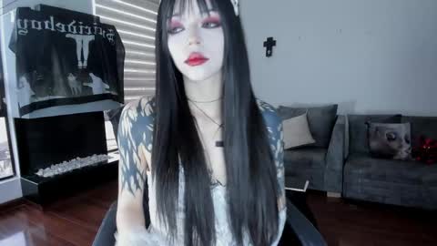 Snapshot of zombieeporcelainex chatting on April 2026 10:25:02 PM SOPHIE online show from April 2026 10:25:02 PM