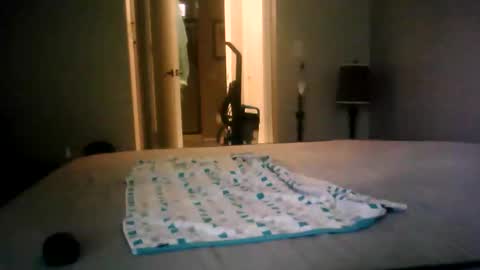 Snapshot of zooroxxx101 chatting on April 2026 06:10:01 PM zooroxxx101 online show from April 2026 06:10:01 PM