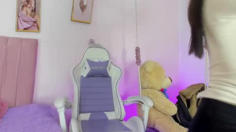 Zoe online show from April 2026 12:12:01 PM