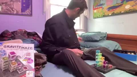 Jesse online show from November 2025 07:43:01 PM