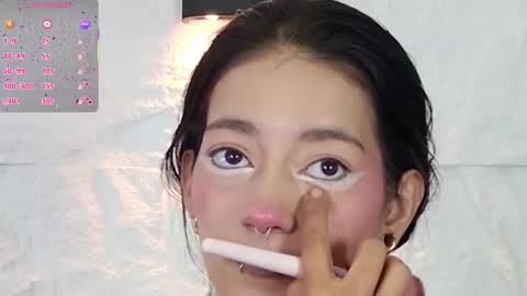 Violeta online show from November 2025 12:15:02 PM