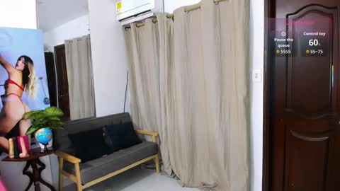 zou_quira online show from February 2026 12:25:02 AM